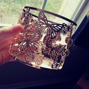 B&B Bitterly Candle Cover